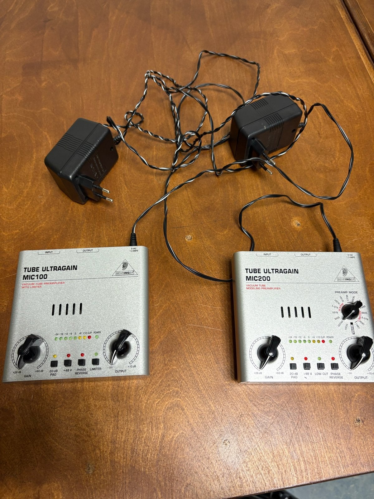 Behringer TUBE ULTRAGAIN MIC 200 + MIC 100 met adapters en c, Ophalen, Gebruikt