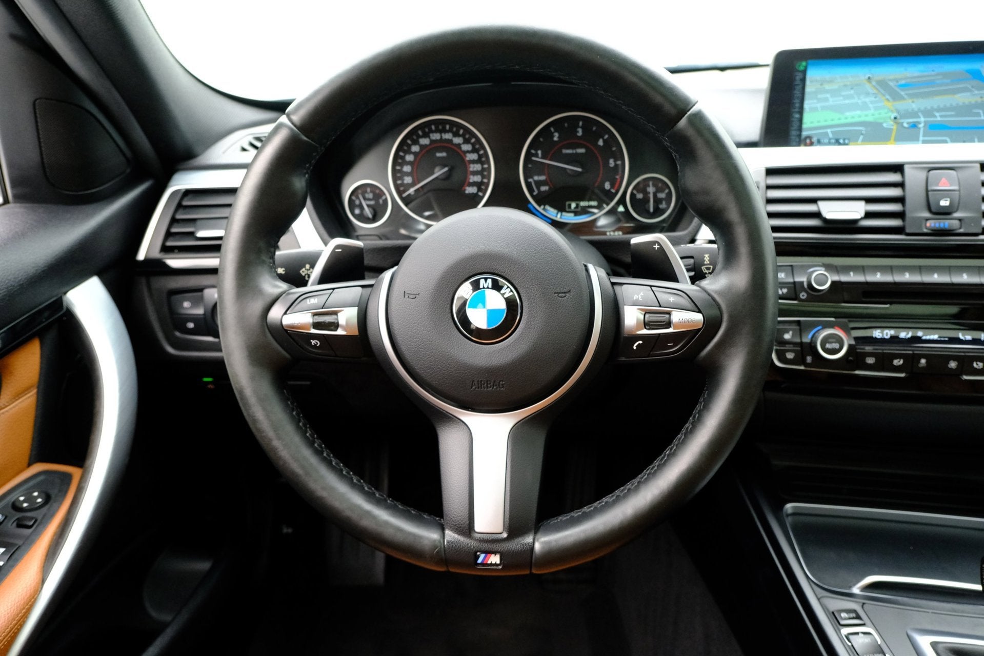 Foto 7 van BMW 3-serie Touring 320d EDE Centennial High Executive Aut.