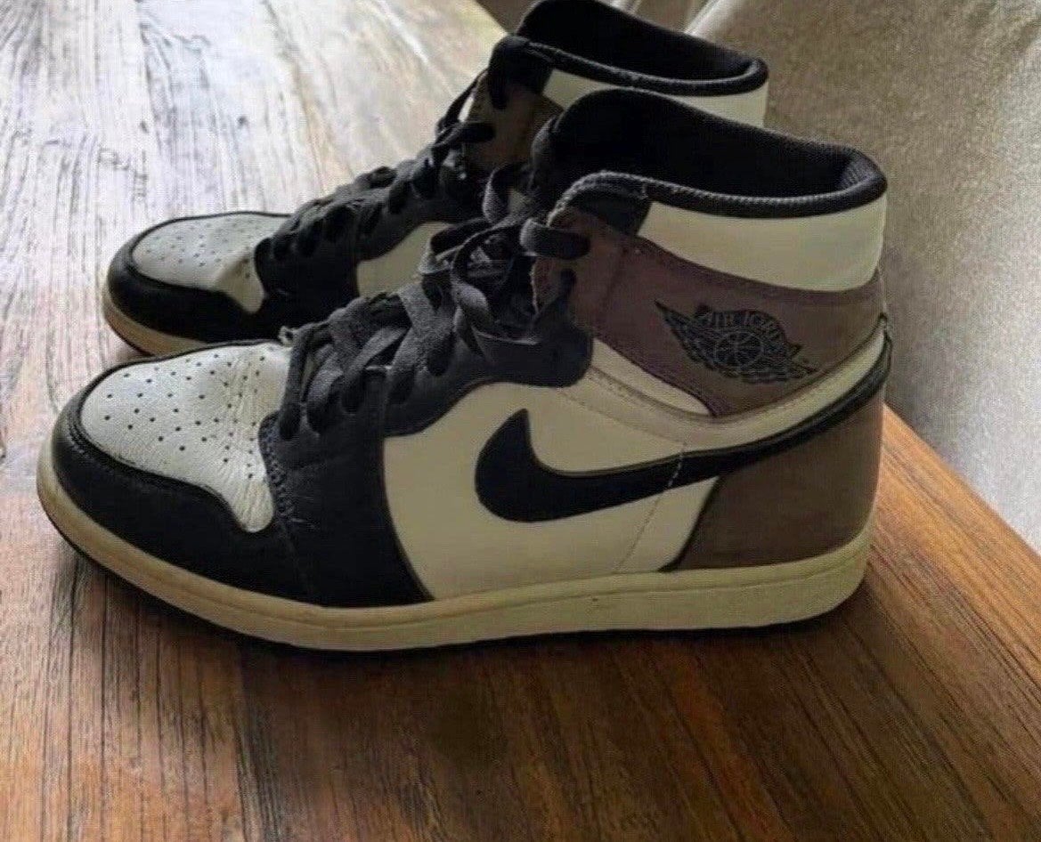 Nike Air Jordan 1 Retro High OG Mocha, Ophalen of Verzenden, Gedragen, Bruin, Sneakers of Gympen