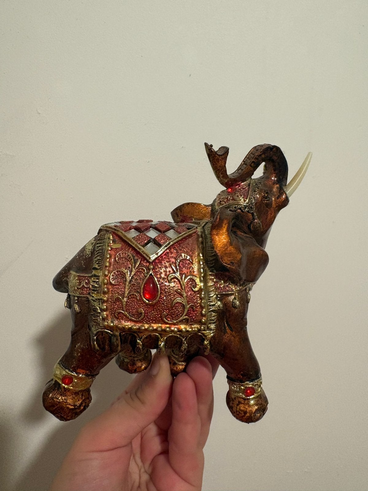 Decoratieve olifant met Oosterse details, Meerkleurig, Kunststof, Ophalen of Verzenden, Oosters