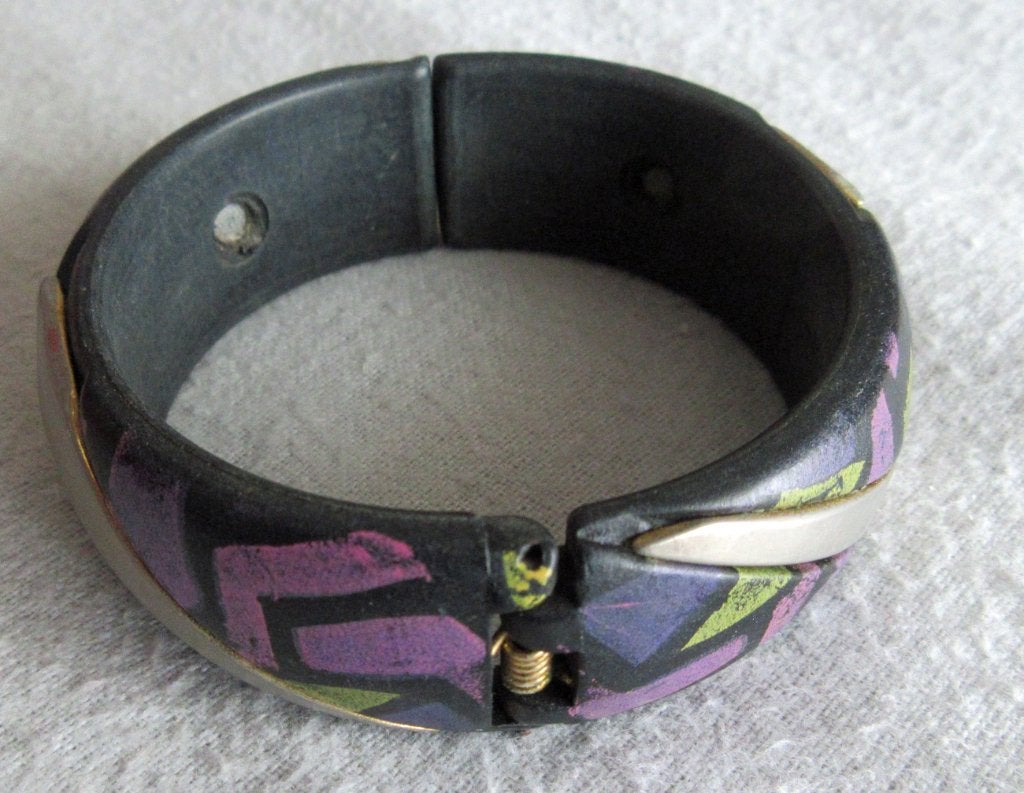 armband 1 Kunststof zwart met paars en geel retro vintage, Sieraden, Tassen en Uiterlijk, Ophalen of Verzenden, Zo goed als nieuw
