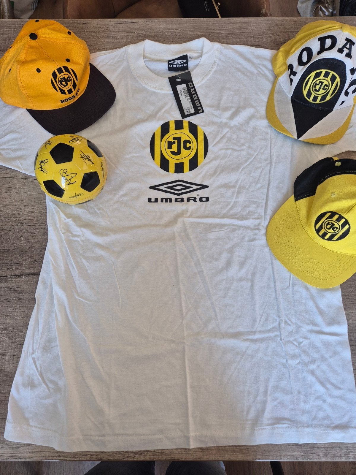 Vintage Roda JC Voetbal Collectie: Shirt, Petten & Parfum Ba, Groter dan maat XL, Ophalen, Nieuw, Shirt