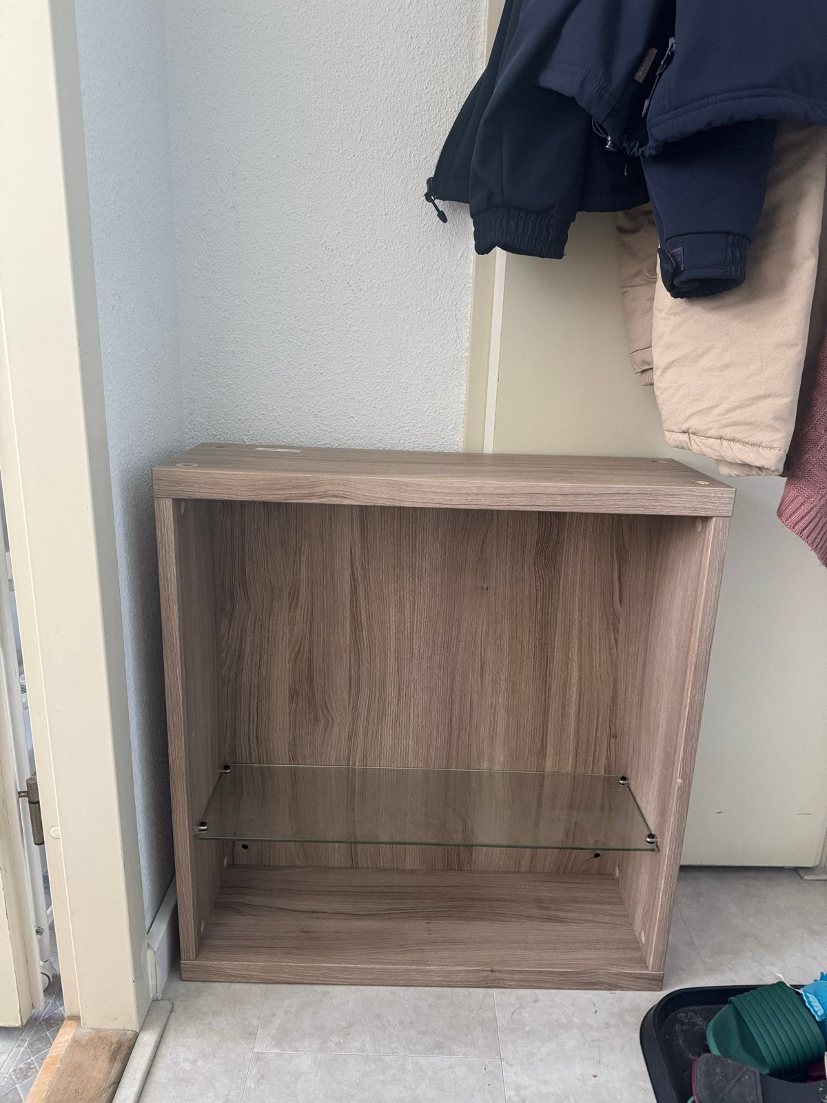 Ikea besta eiken met glazen legplaat, Ophalen, Met plank(en), Minder dan 50 cm, Gebruikt
