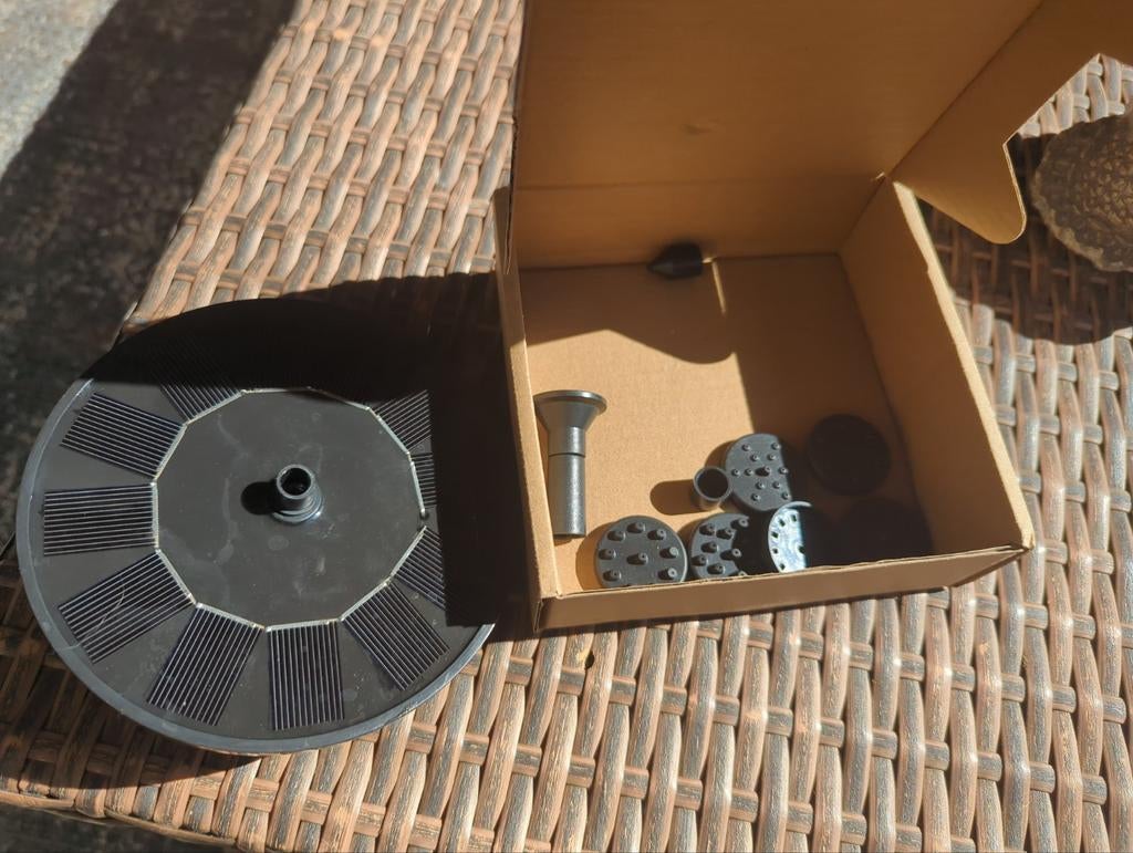 Solar Fontein Pomp met Sproeikoppen - Nieuw, Tuin en Terras, Waterpartijen en Fonteinen, Ophalen of Verzenden, Nieuw, Kunststof