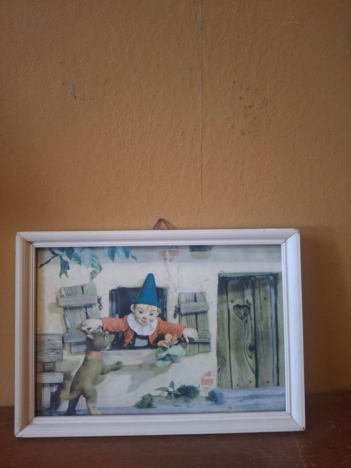 Vintage 3D-effect kabouter en hond print in lijst, Minder dan 50 cm, Gebruikt, Ophalen of Verzenden, Print