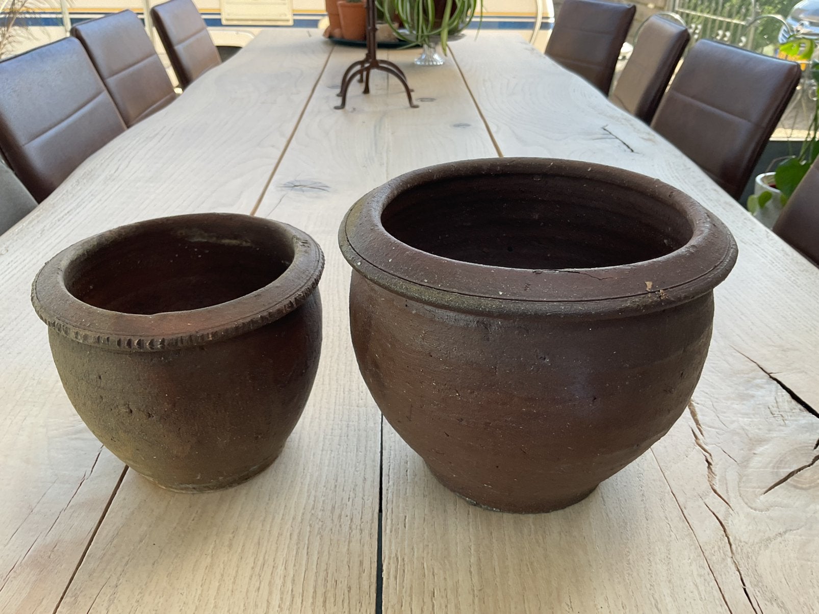 2 BUITENBLOEMPOTTEN SET  €8,00, Tuin en Terras, Bloempotten, Rond, Ophalen of Verzenden, Zo goed als nieuw, Aardewerk