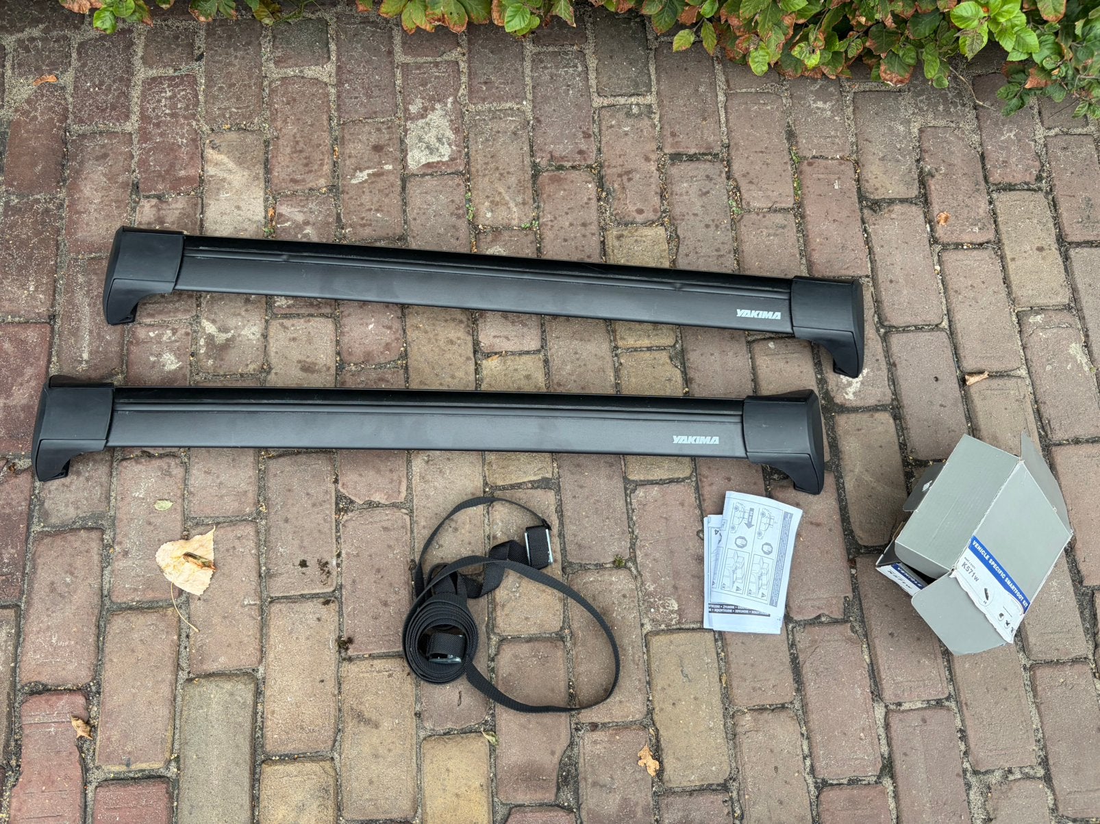 Yakima/Whispbar FlushBar S25Y dakdragers + SmartFoot fitting, Ophalen of Verzenden, Zo goed als nieuw