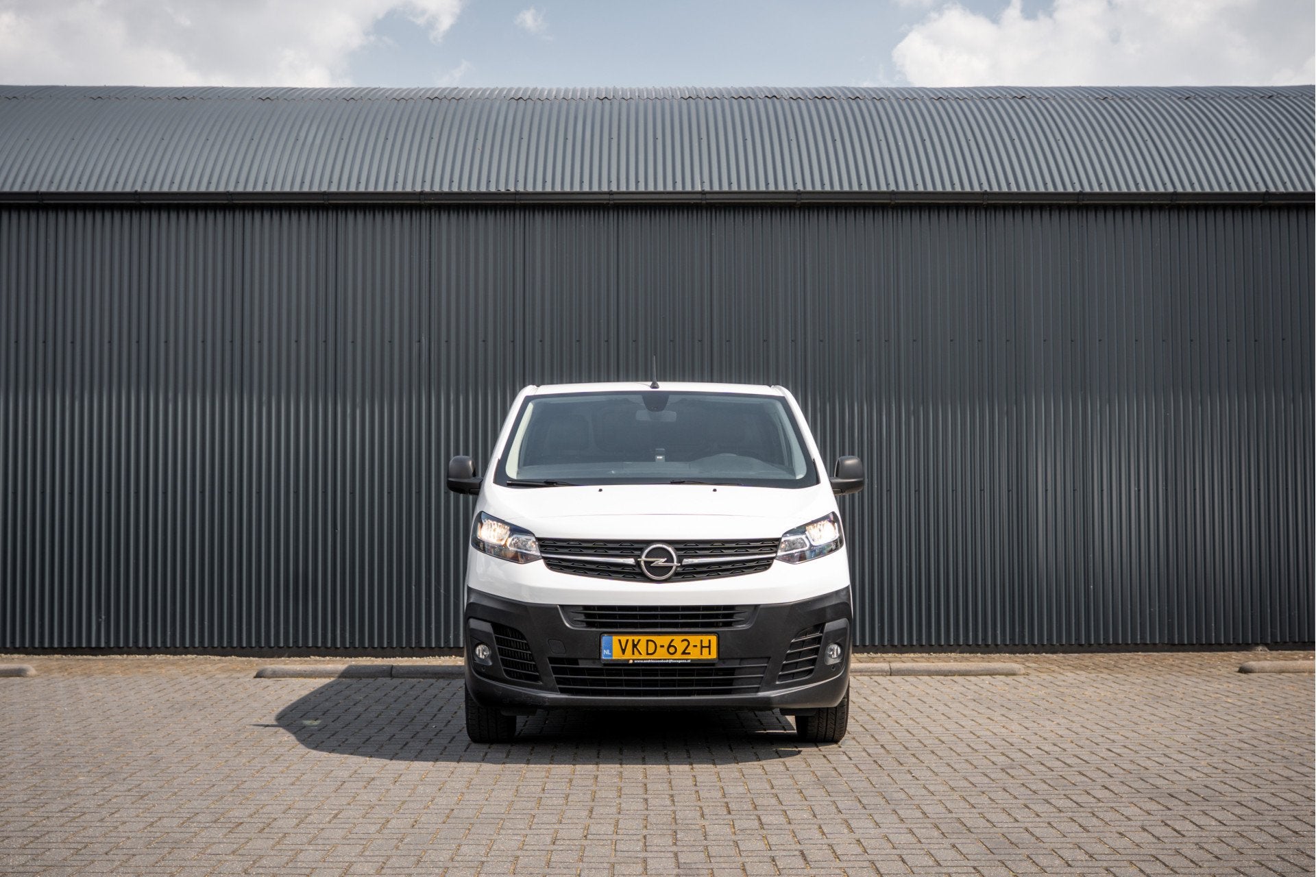 Opel Vivaro 1.5 L2H1 | 3-Zits | 1e Eigenaar | Cruise | Airco, Voorwielaandrijving, Gebruikt, Euro 6, 4 cilinders