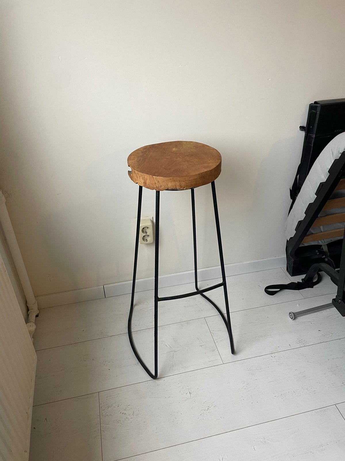 Houten barkruk met metalen onderstel, Ophalen, Gebruikt, Hout, 90 cm of meer