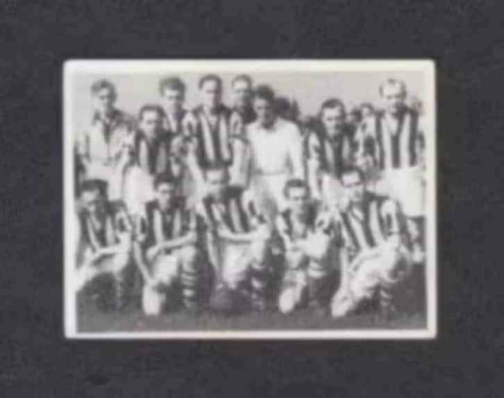 Voetbalplaatje Leerdam 1951-1952., Ophalen of Verzenden, Zo goed als nieuw