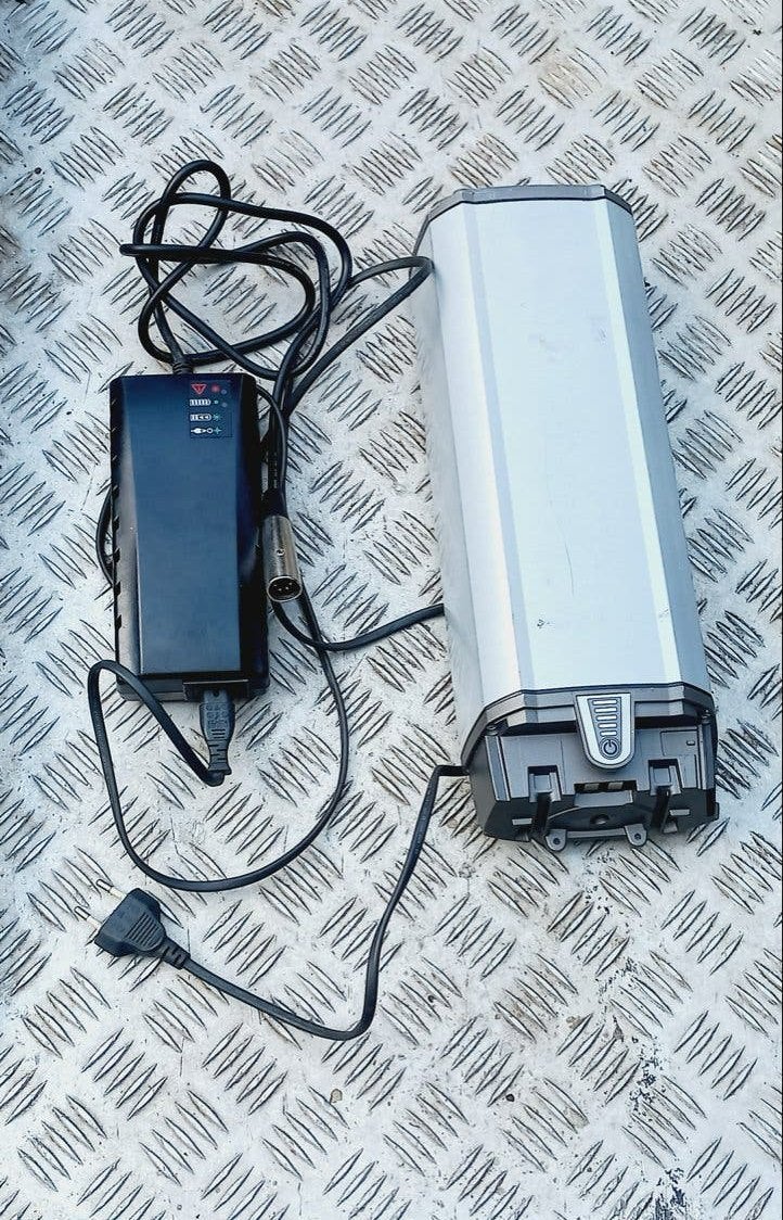 Fietsaccu en lader - ION 400 Series (36V / 11.6Ah), Gebruikt