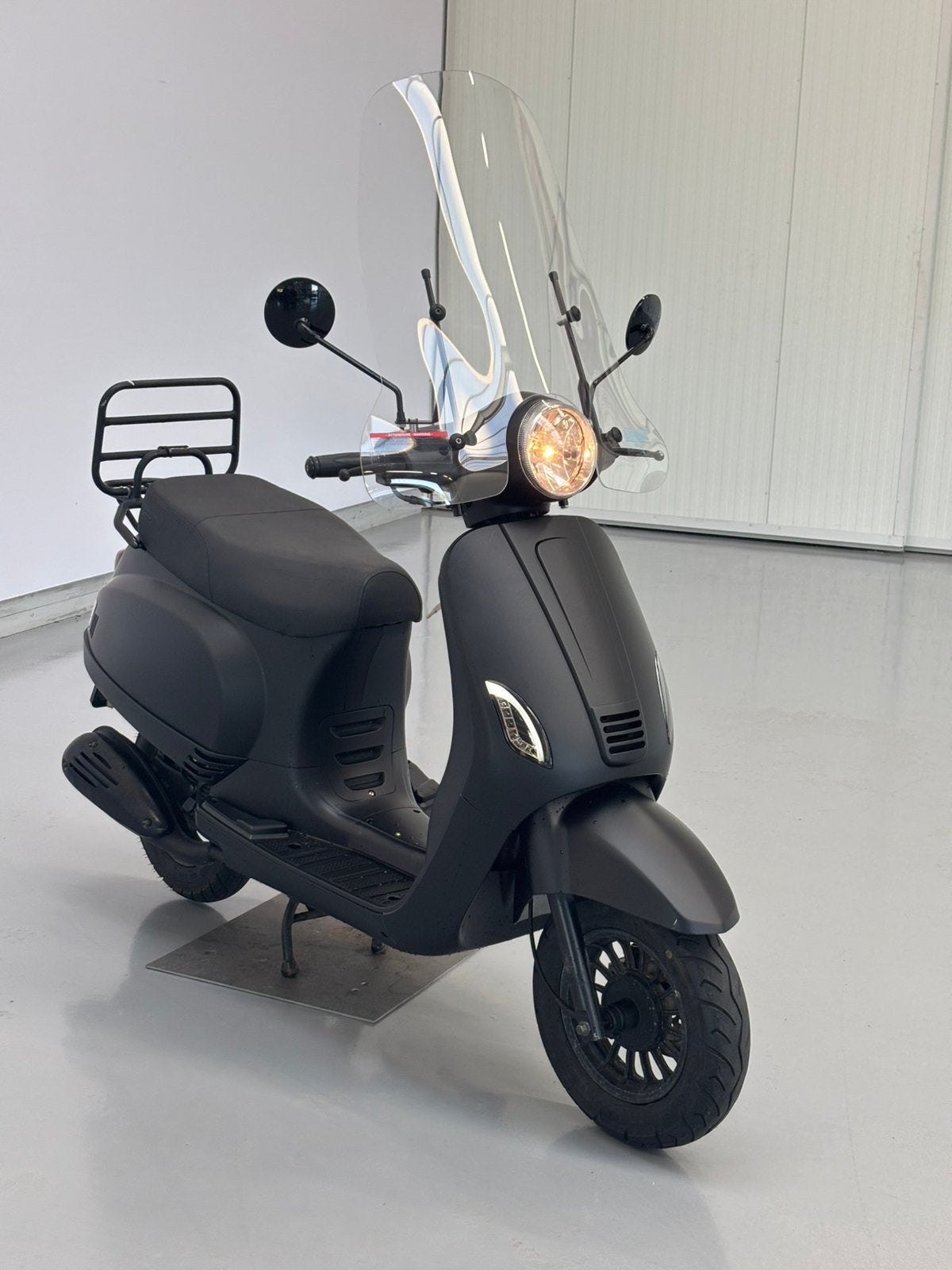 AGM VX50 - gele plaat, Zo goed als nieuw, Benzine, Ophalen, Overige merken