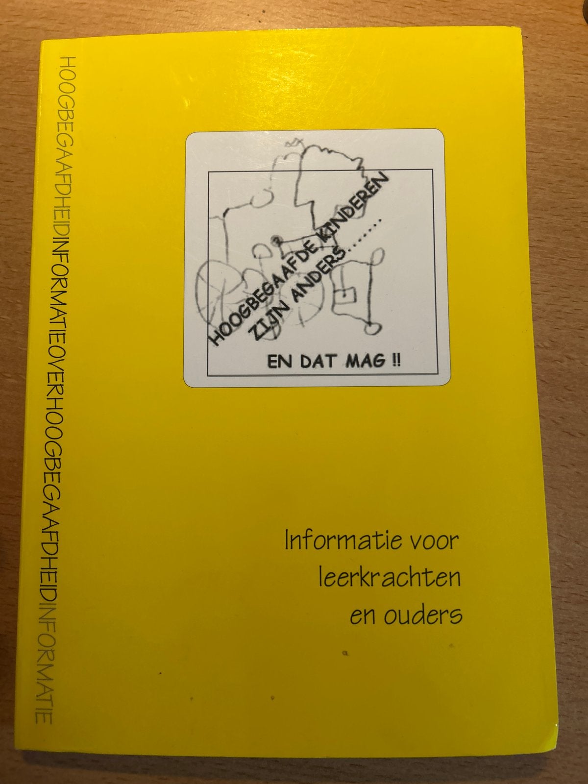 Informatieboekje Hoogbegaafdheid voor leerkrachten en ouders, Computers en Software, Ophalen, Zo goed als nieuw, Overige typen