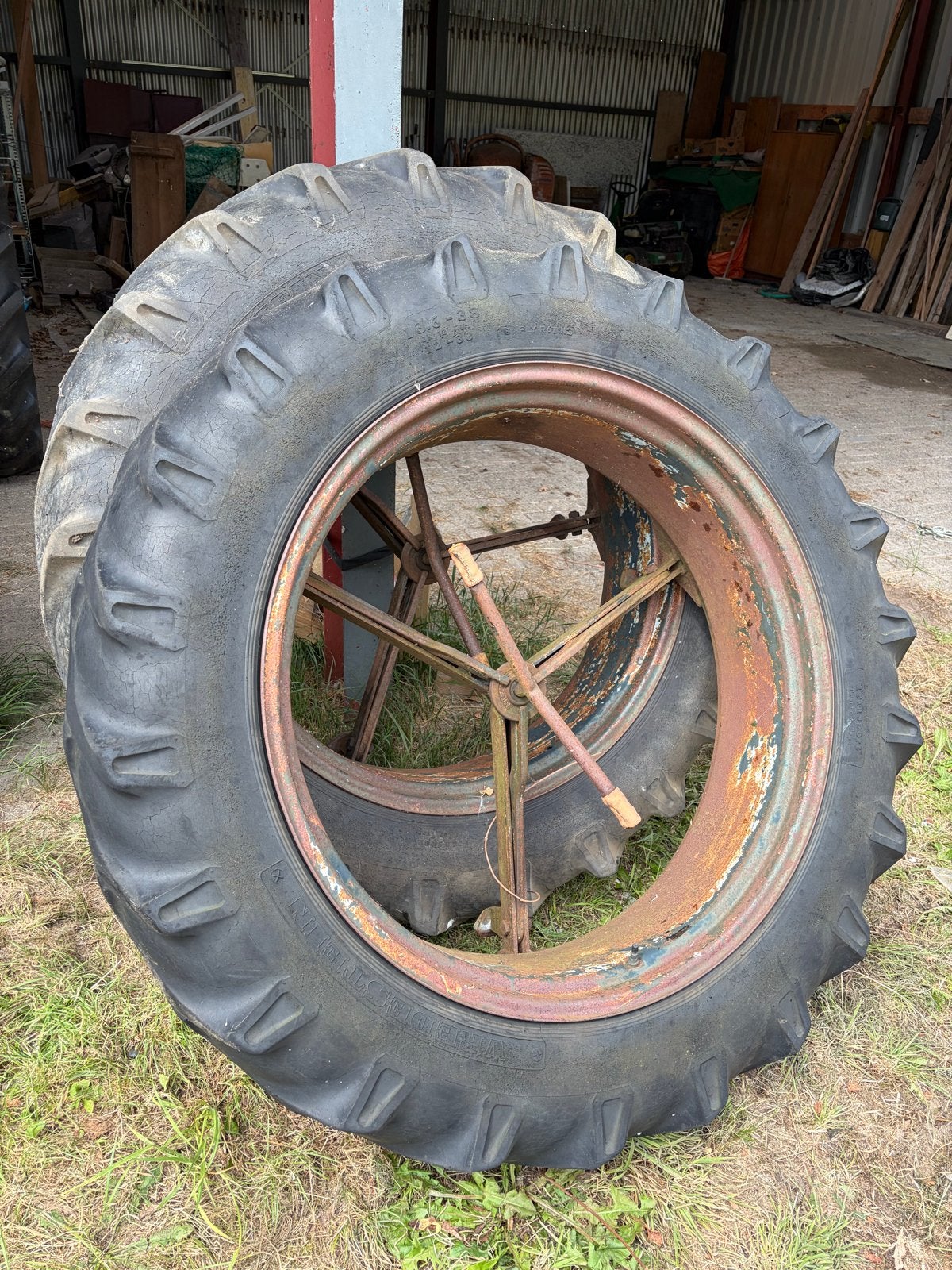 Molcon Dubbelluchten 38 inch Vredestein 13.6 R38, Ophalen of Verzenden