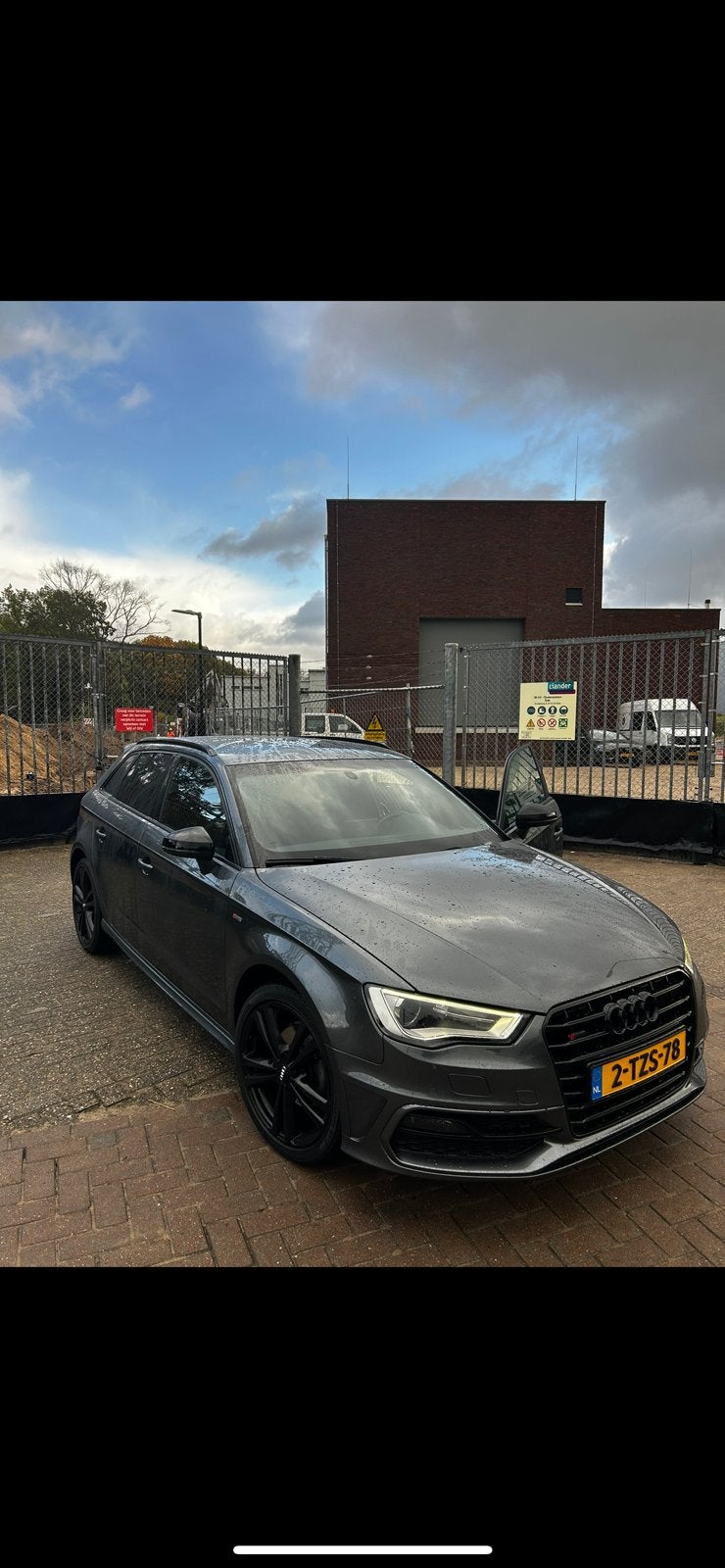 Audi A3 Sportback 1.4 TFSI Ambition Pro Line S G-tron S-Line, Zwart, 4 cilinders, Navigatiesysteem, Leder en Stof