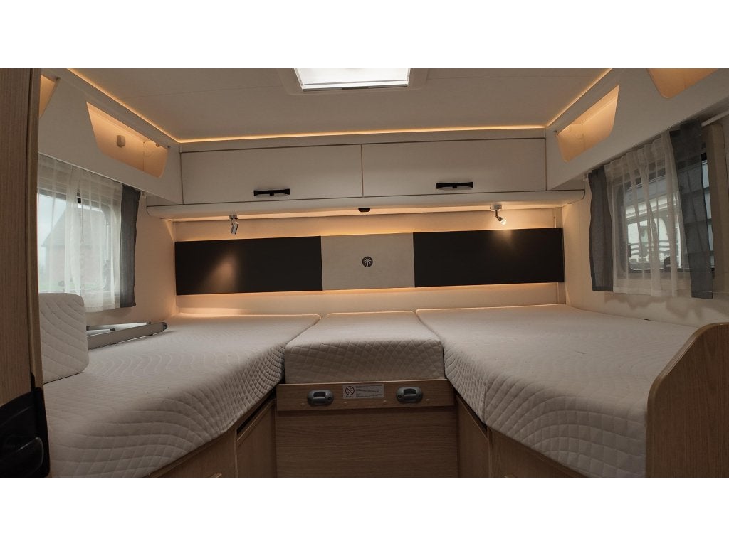 Sunlight T 68 Adventure Automaat Enkele bedden hefbed airco, Automaat, Chemisch toilet, Standaard zit, Sunlight