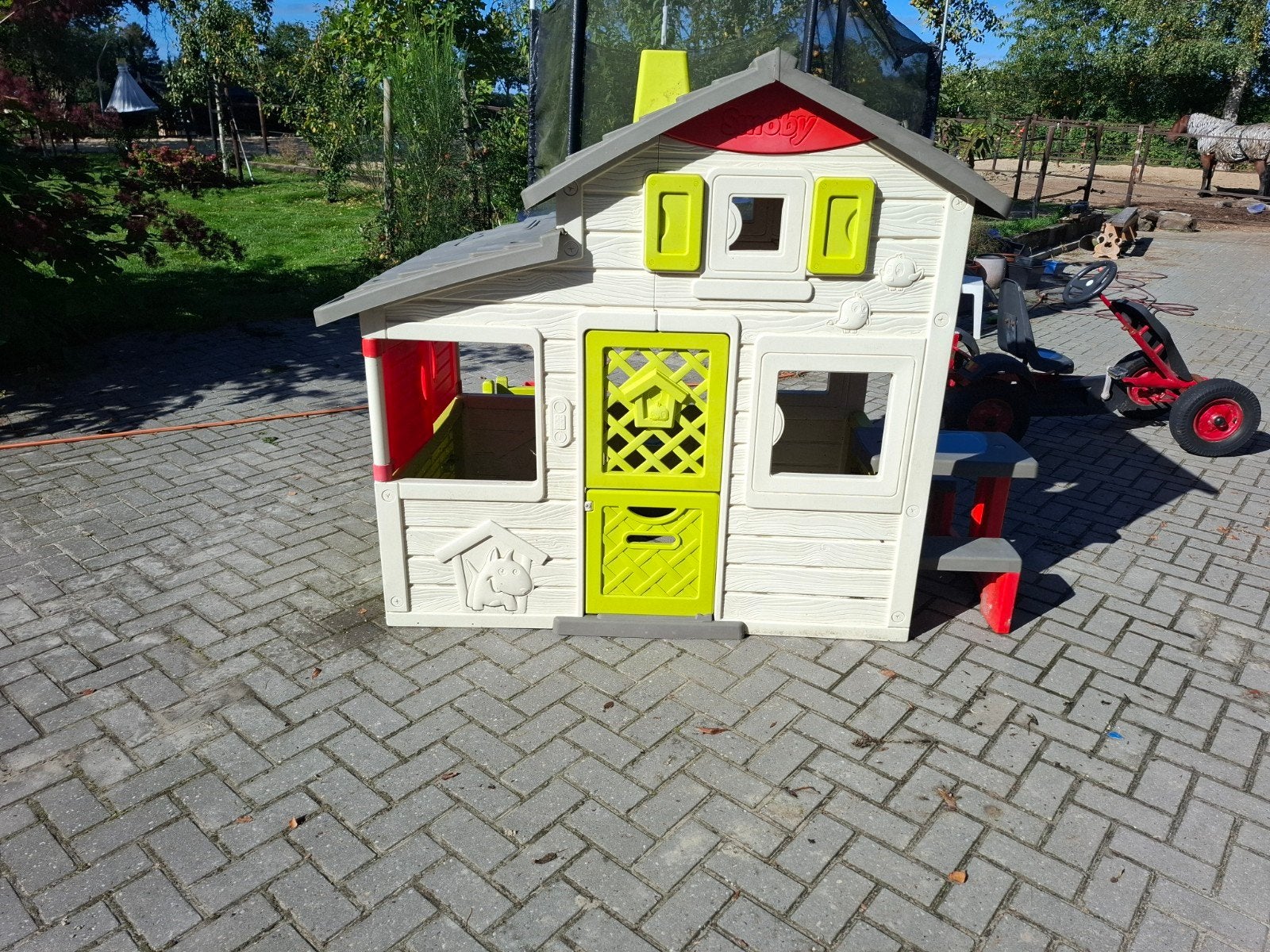 Smoby Speelhuisje met picknicktafel en hekje, Ophalen, Gebruikt, Kunststof