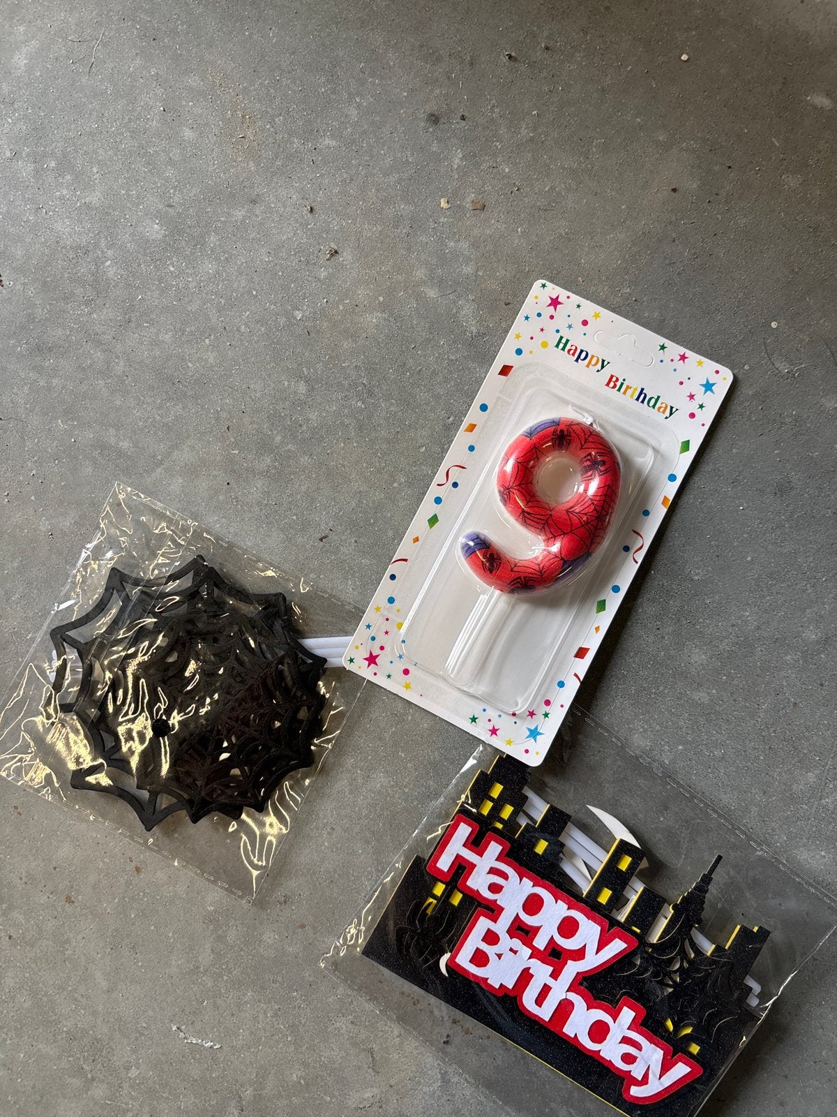 Verjaardagsdecoratie: Spiderman kaars en taarttoppers, Ophalen of Verzenden, Nieuw, Versiering, Verjaardag