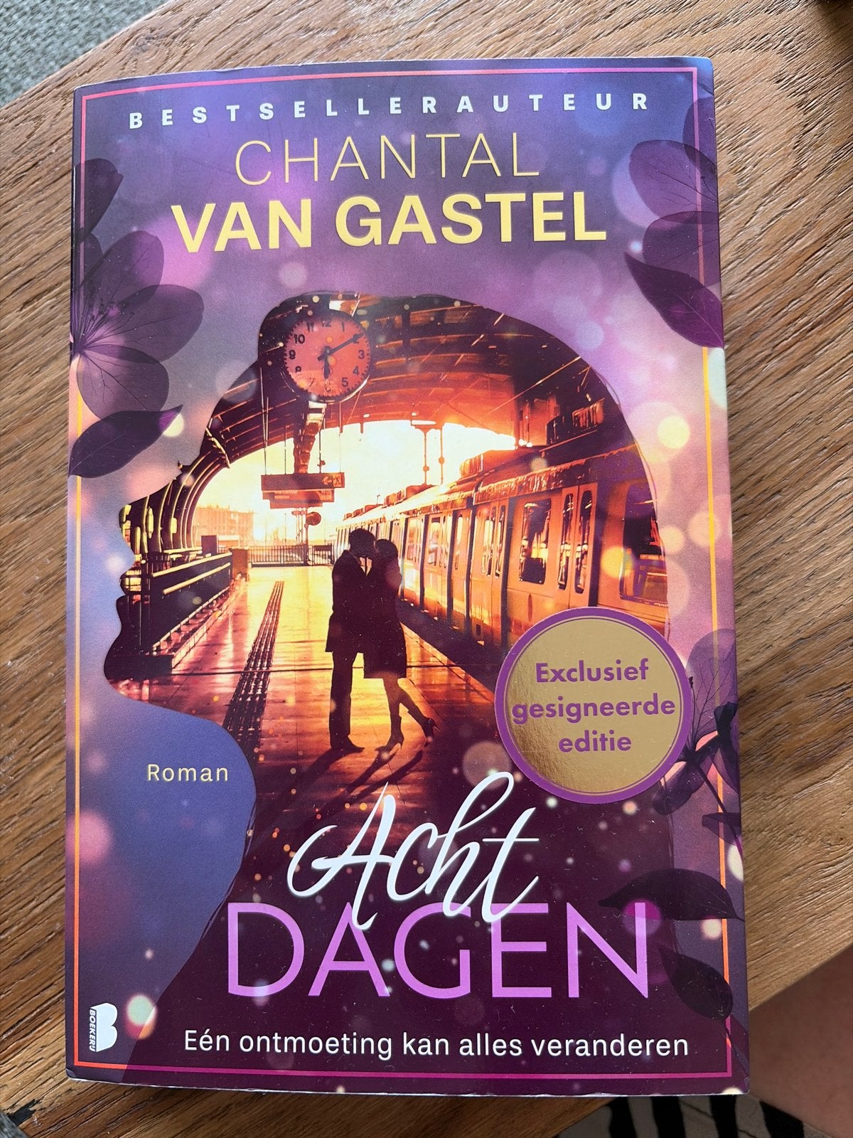 Acht Dagen - Chantal van Gastel (Gesigneerde editie), Ophalen of Verzenden, Zo goed als nieuw, Nederland
