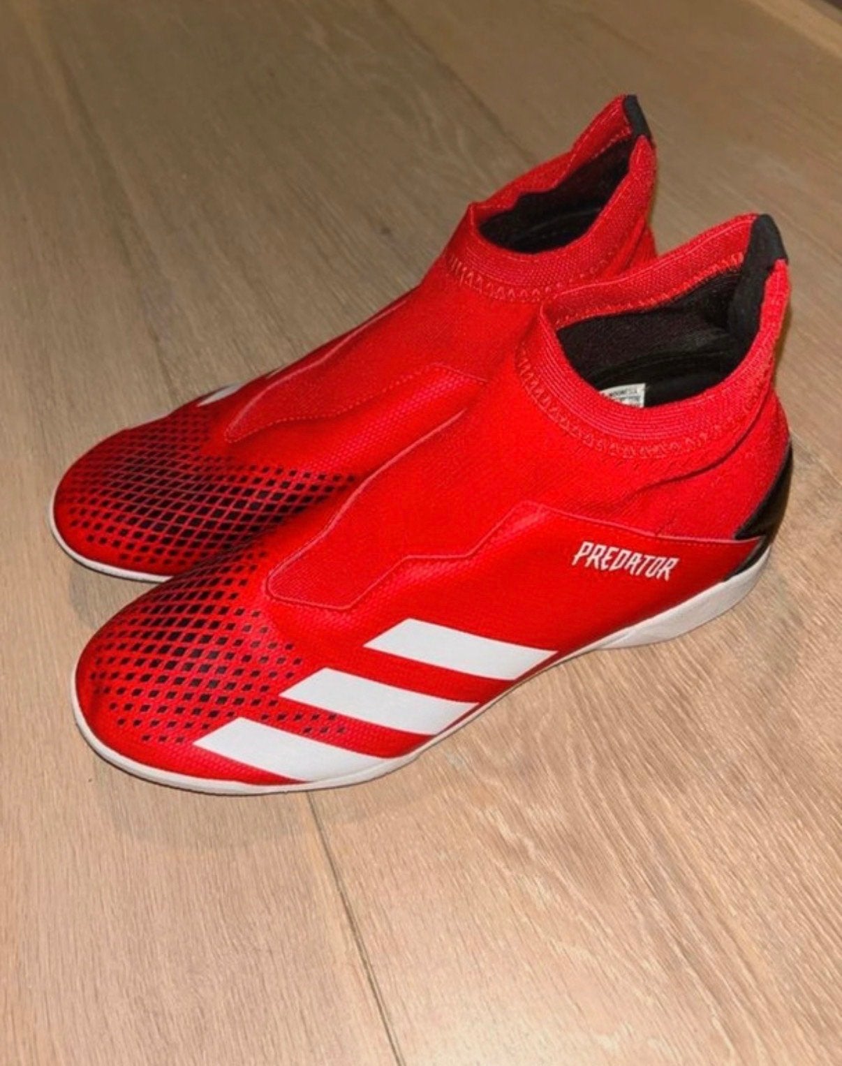 Adidas Predator maat 37.5 IN zaalvoetbalschoenen rood, Sport en Fitness, Maat XS of kleiner, Ophalen of Verzenden, Zo goed als nieuw