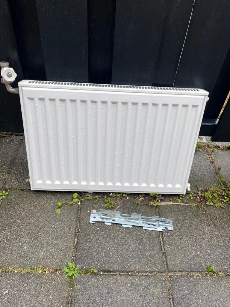 Dubbele Radiator 60br en 40 hoog met convector, Doe-het-zelf en Verbouw, Verwarming en Radiatoren, Ophalen, 30 tot 80 cm, Hoog rendement (Hr)