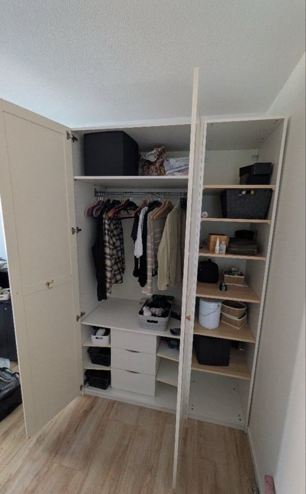 Ruime IKEA Pax kledingkast met lades, planken en hangruimte, 200 cm of meer, 150 tot 200 cm, Ophalen of Verzenden, Zo goed als nieuw