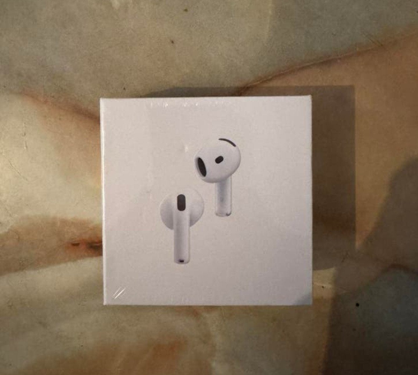 Nieuwe Apple AirPods 4 met Active Noise Cancellation