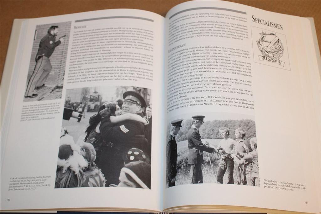 Korps Rijkspolitie — Historisch Overzicht 1945-1994, Boeken, Ophalen of Verzenden, Gelezen