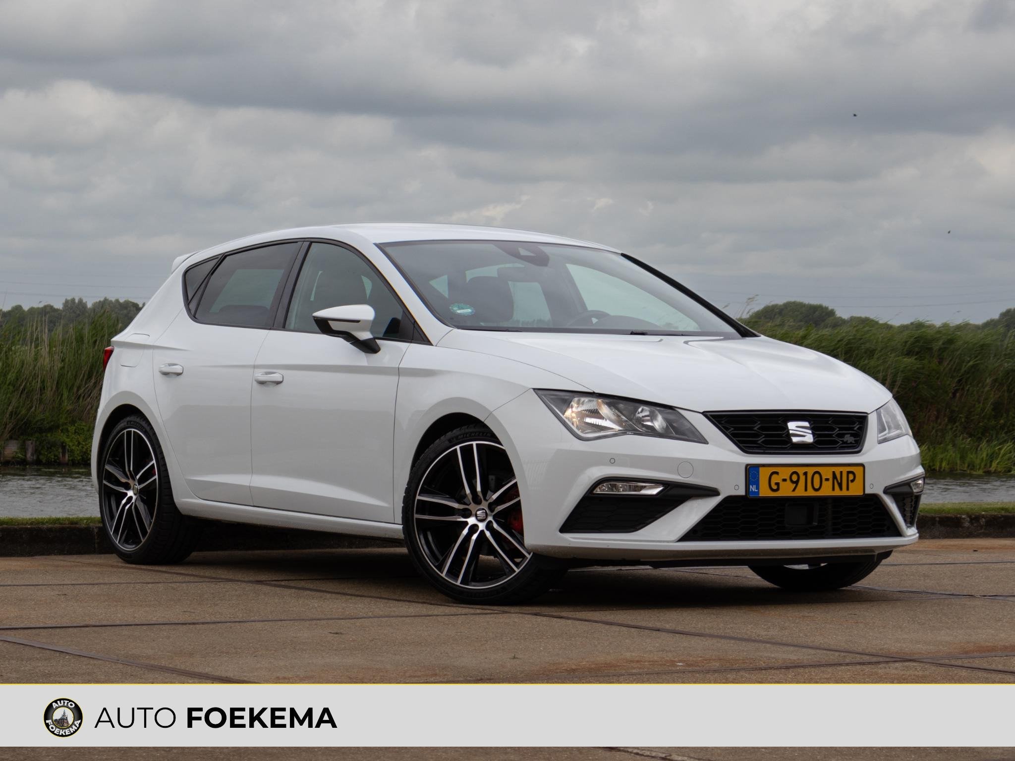 SEAT Leon 1.5 TSI FR Business Intense ACC 19" Beats Camera, Stof, Euro 6, 4 cilinders, 150 pk
