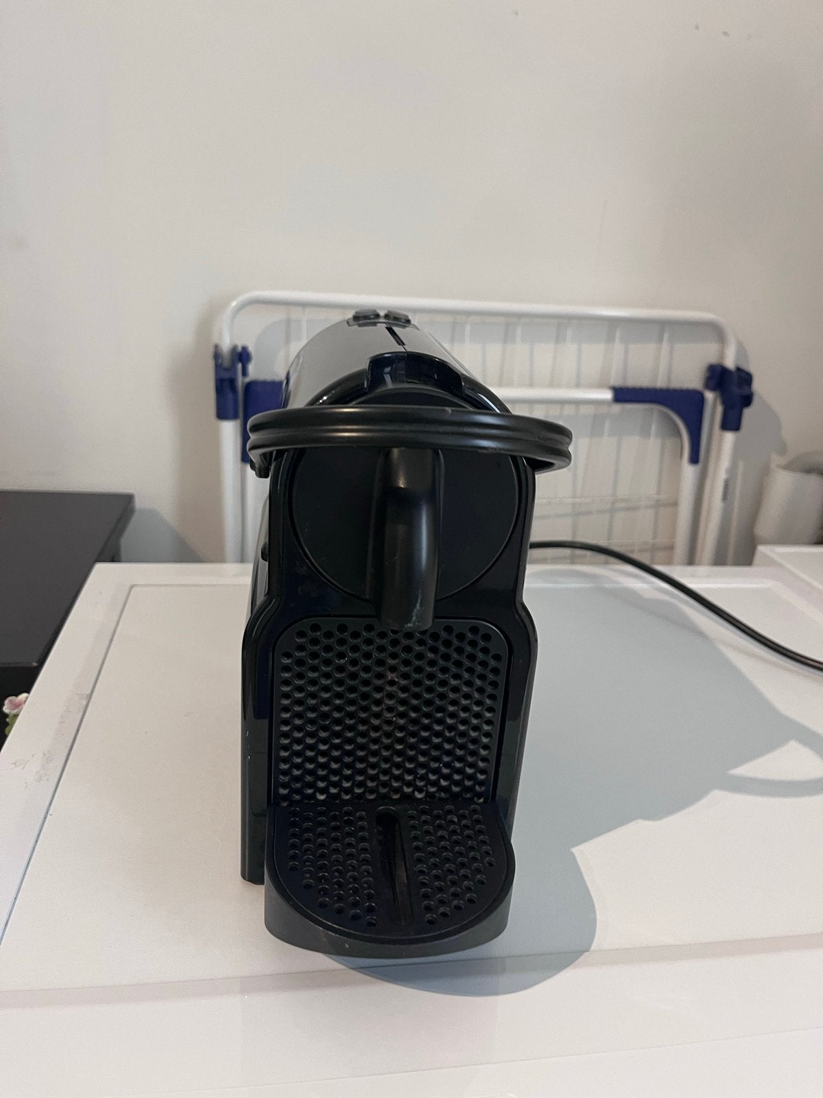 Nespresso Essenza Mini - Zwart, compact en efficiënt, Ophalen, Gebruikt, Espresso apparaat, 1 kopje