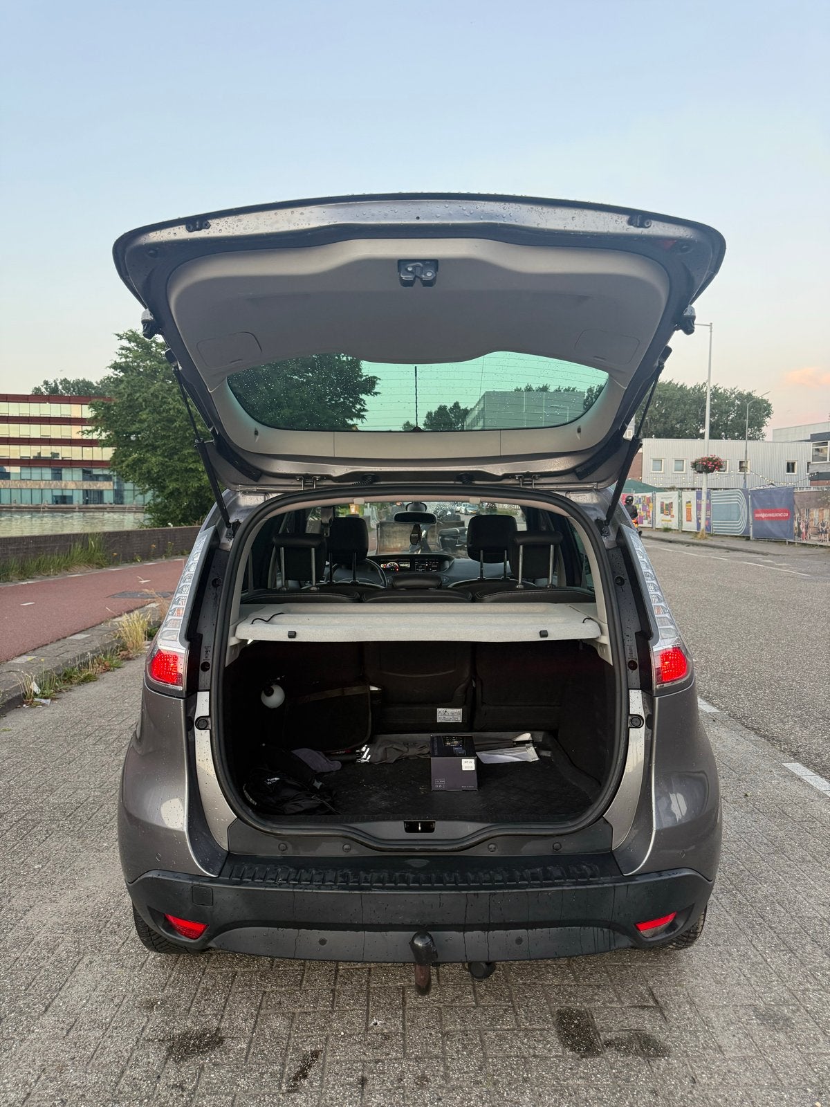 Renault Scénic 1.5 dCi 110 EDC Bose Automaat, 2e Eigenaar, Auto's, Renault, 4 cilinders, Diesel, Particulier, 1405 kg