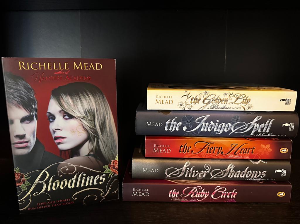 Bloodlines series - Richelle read- vampire academy spin off, Boeken, Ophalen of Verzenden, Zo goed als nieuw