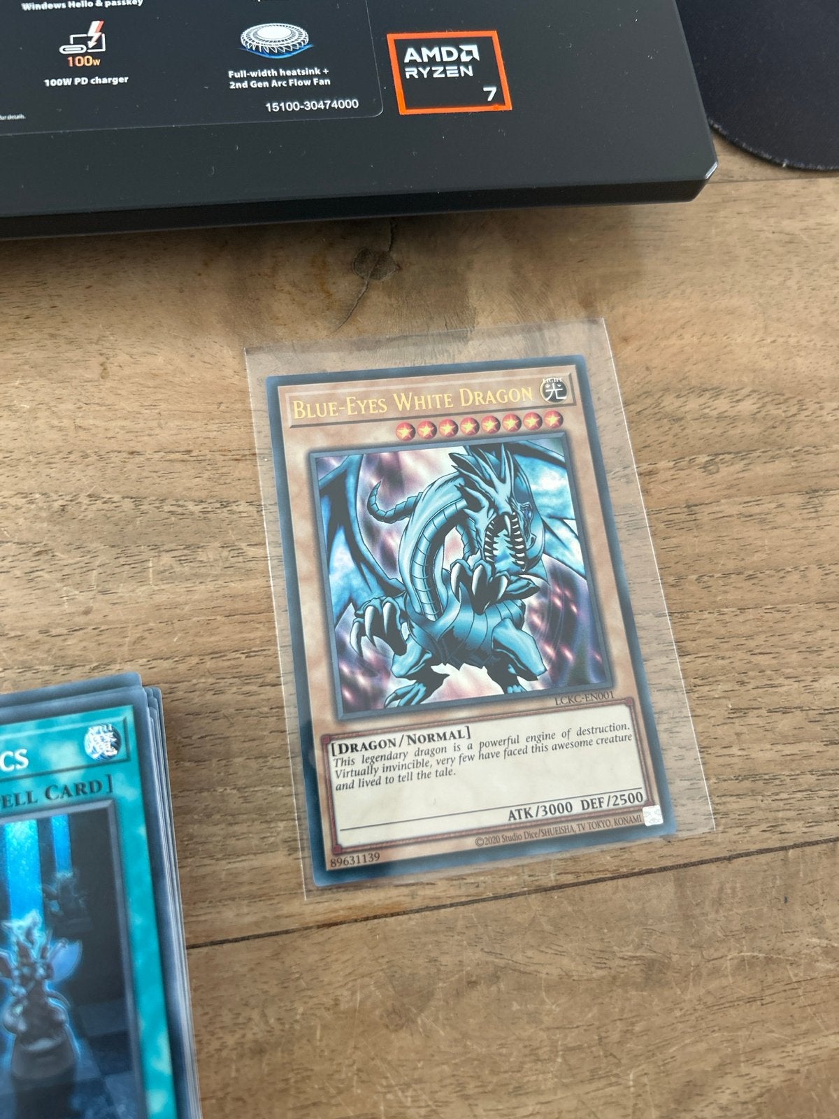 Yu-Gi-Oh! Blue-Eyes White Dragon Kaart (TKG-EN001), Ophalen of Verzenden, Zo goed als nieuw
