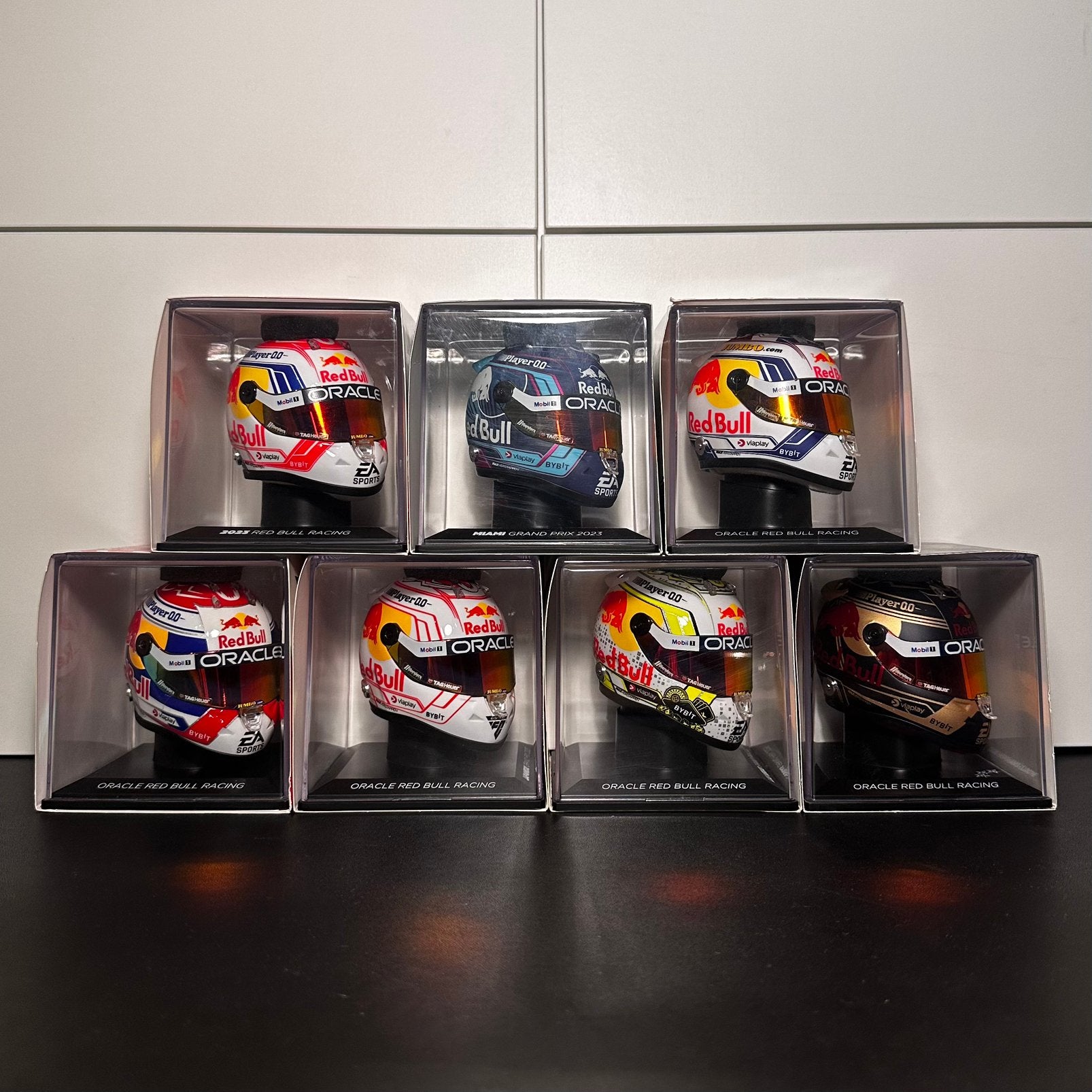 Max Verstappen 1:4 Helmen 2023, Verzamelen, Ophalen of Verzenden, Zo goed als nieuw, Formule 1