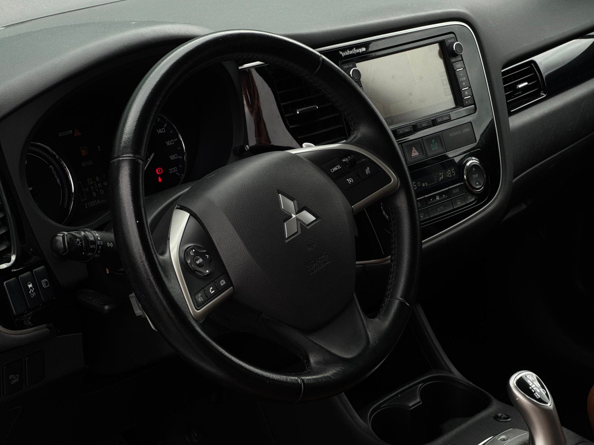 Mitsubishi Outlander 2.0 PHEV Executive Edition // NL Auto /, 4 cilinders, Wit, Vierwielaandrijving, Hybride Elektrisch/Benzine