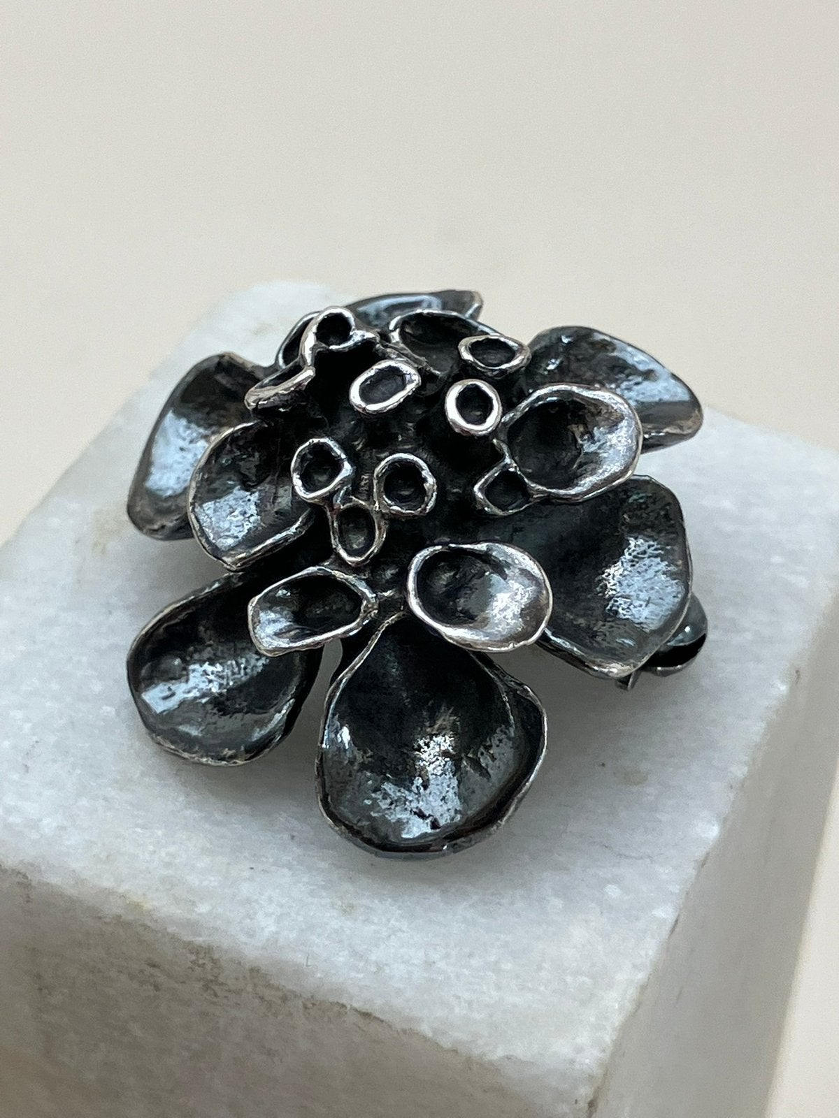 Zilveren korstmos broche; Fins design, Ophalen of Verzenden, Zilver, Broche