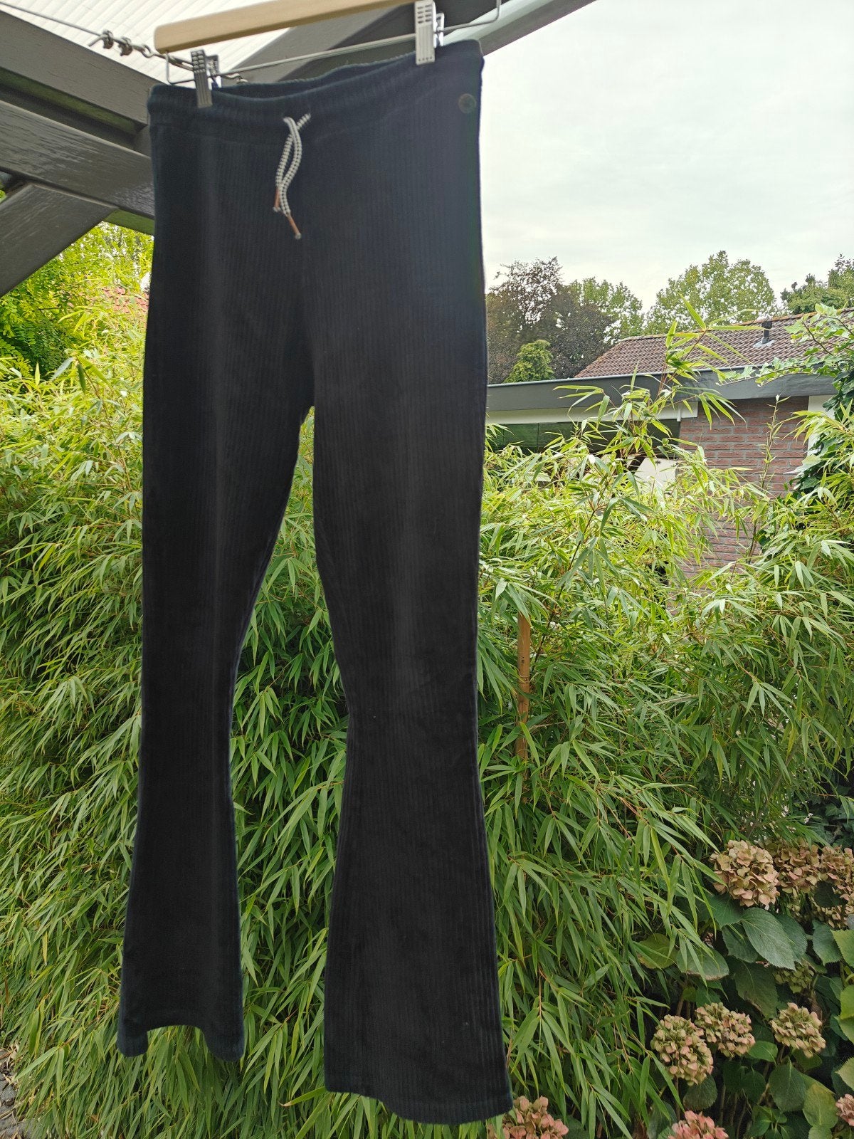 Dress Like Flo flaired broek zwart maat 164, Broek, Meisje, Ophalen of Verzenden, Zo goed als nieuw