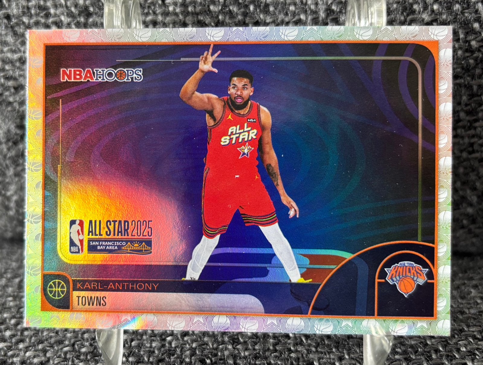 Karl-Anthony Towns New York Knicks Topps NBA Hoops card, Ophalen of Verzenden, Nieuw, Plaatje