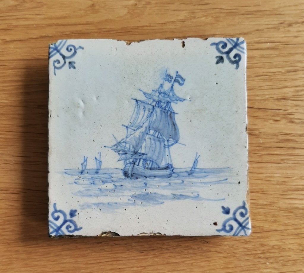 Antieke Oude tegel  met  Schip, Antiek en Kunst, Verzenden