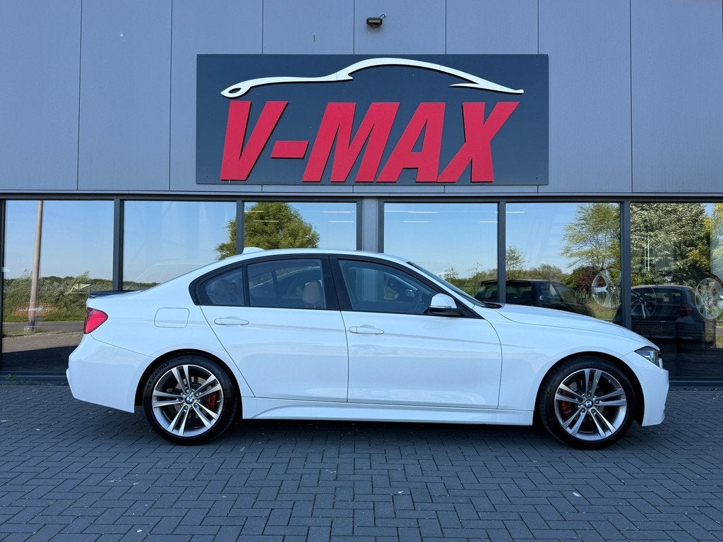 BMW 320i Sedan 184PK AUT M Sport NAP Xenon Leder Navi Cruise, Auto's, Automaat, Euro 5, Achterwielaandrijving, Gebruikt