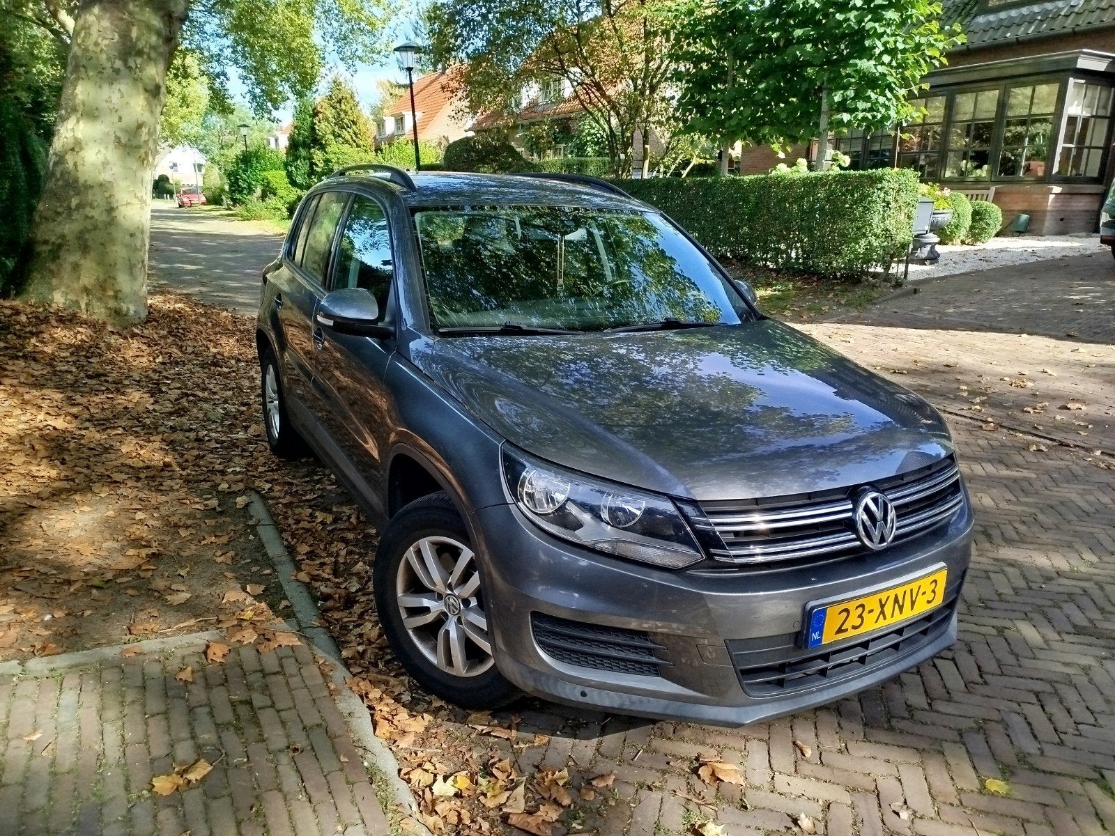 Volkswagen Tiguan 1.4TSI 160PK NieuwAPK Trekhaak ParkAssist, Voorwielaandrijving, 15 km/l, 1800 kg, Zwart