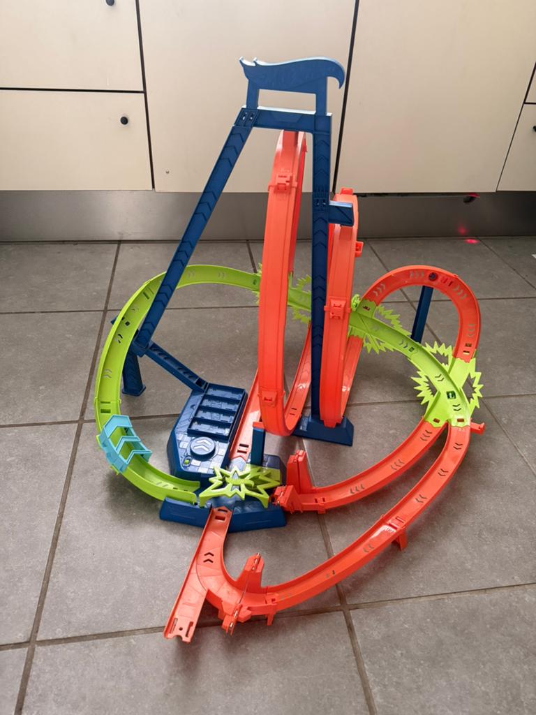 Hot wheels baan, Kinderen en Baby's, Ophalen, Racebaan, Zo goed als nieuw, Hot Wheels