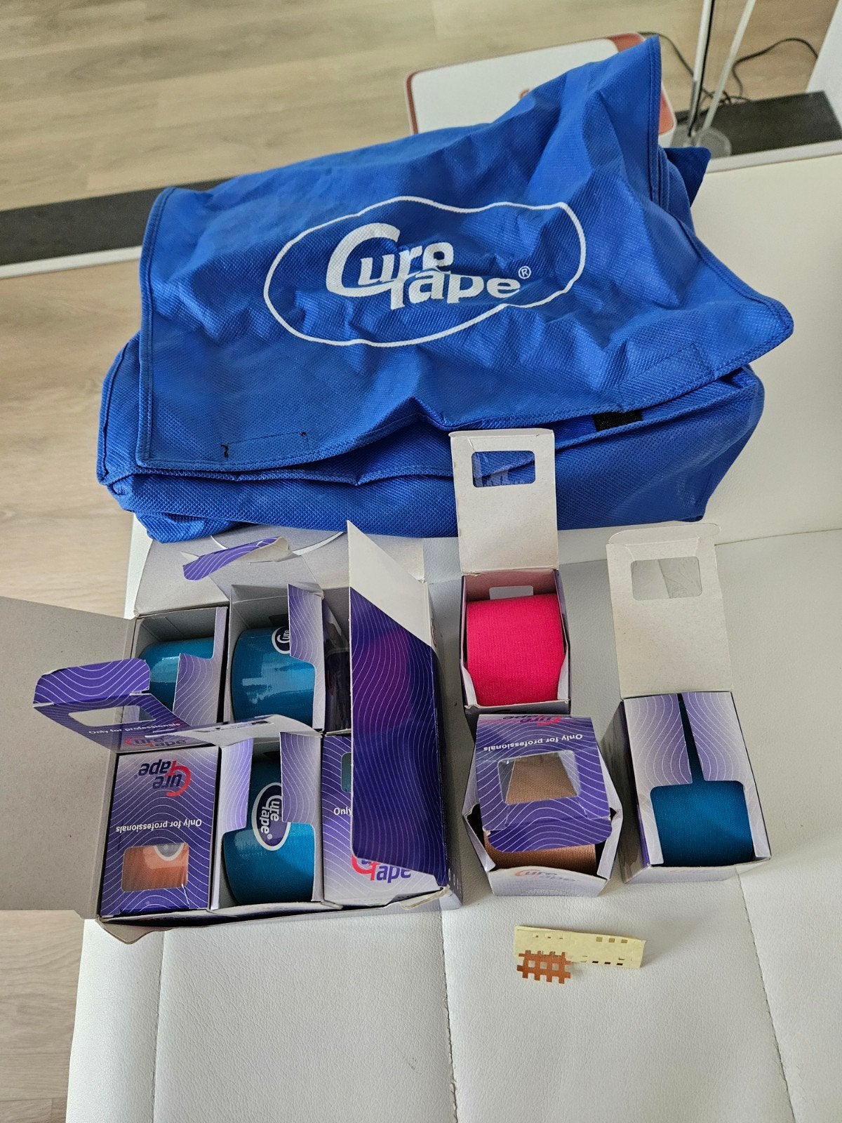CureTape Kinesiotape Set met Tas - Diverse Kleuren, Ophalen of Verzenden, Zo goed als nieuw, Overige typen