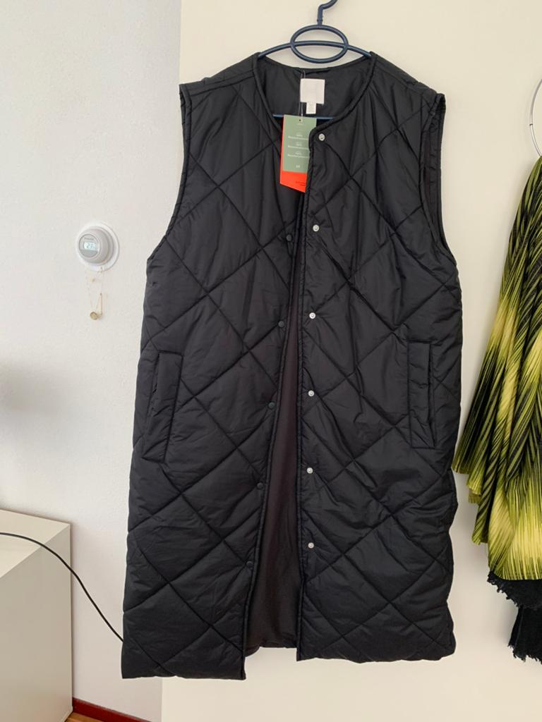 Nieuwe bodywarmer  van H&M zwart maat S, Kleding | Dames, Bodywarmers, Ophalen of Verzenden, Zo goed als nieuw, Zwart
