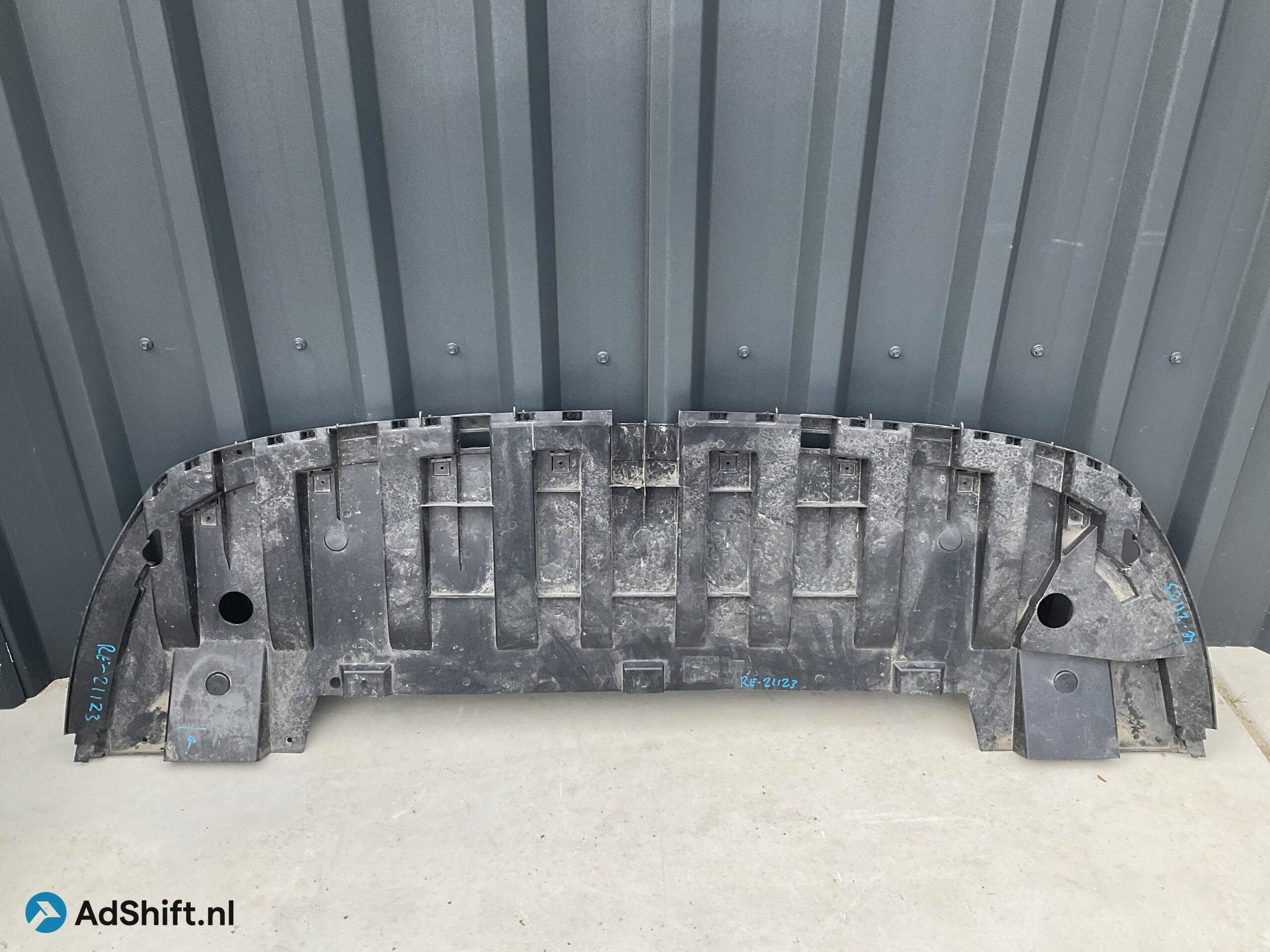 Bumper onderplaat lip Renault Trafic 214755869R 21-24 21123