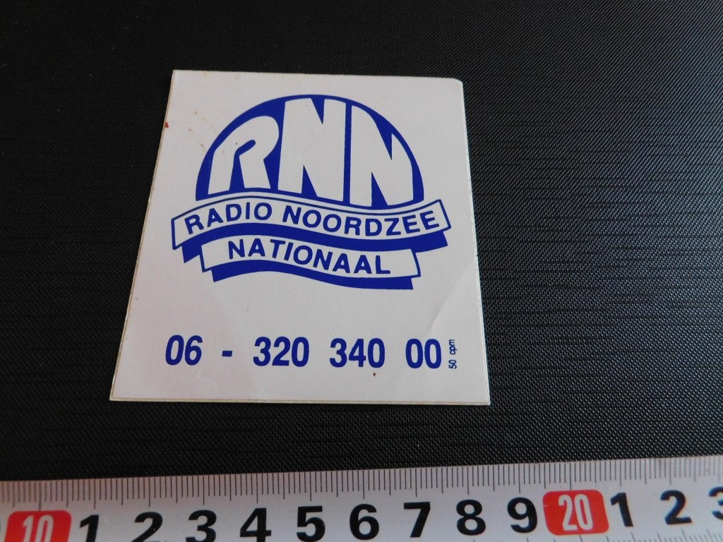sticker RNN Radio Noordzee Nationaal, Ophalen, Zo goed als nieuw