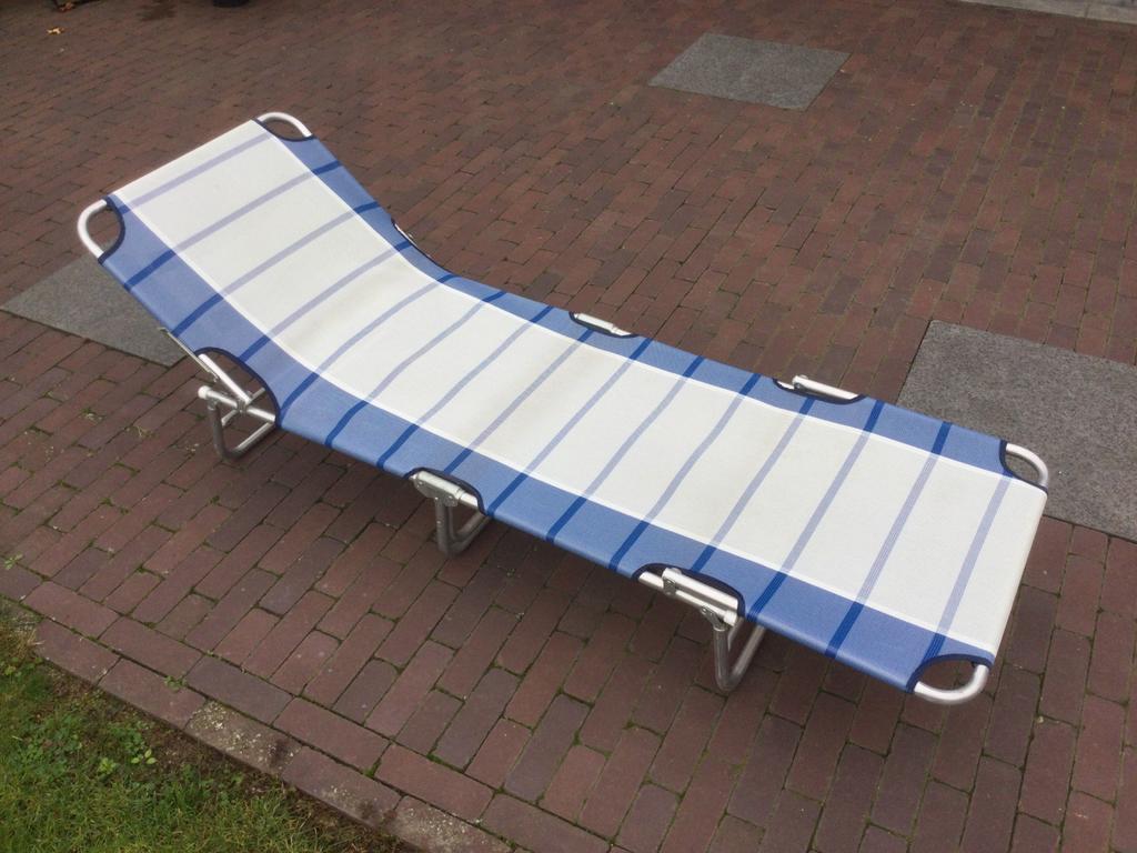 Inklapbaar strandbed, Tuin en Terras, Ligbedden, Ophalen, Gebruikt, Inklapbaar