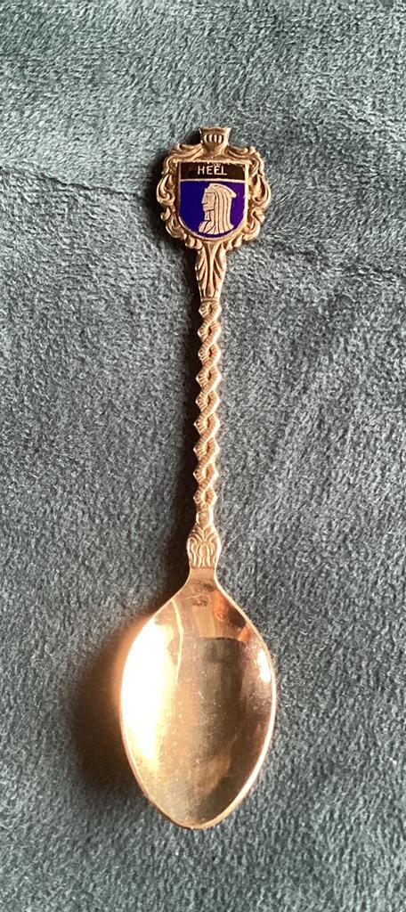 Lepeltje Heel verzilverd met emaille, Antiek en Kunst, Ophalen of Verzenden, Zilver
