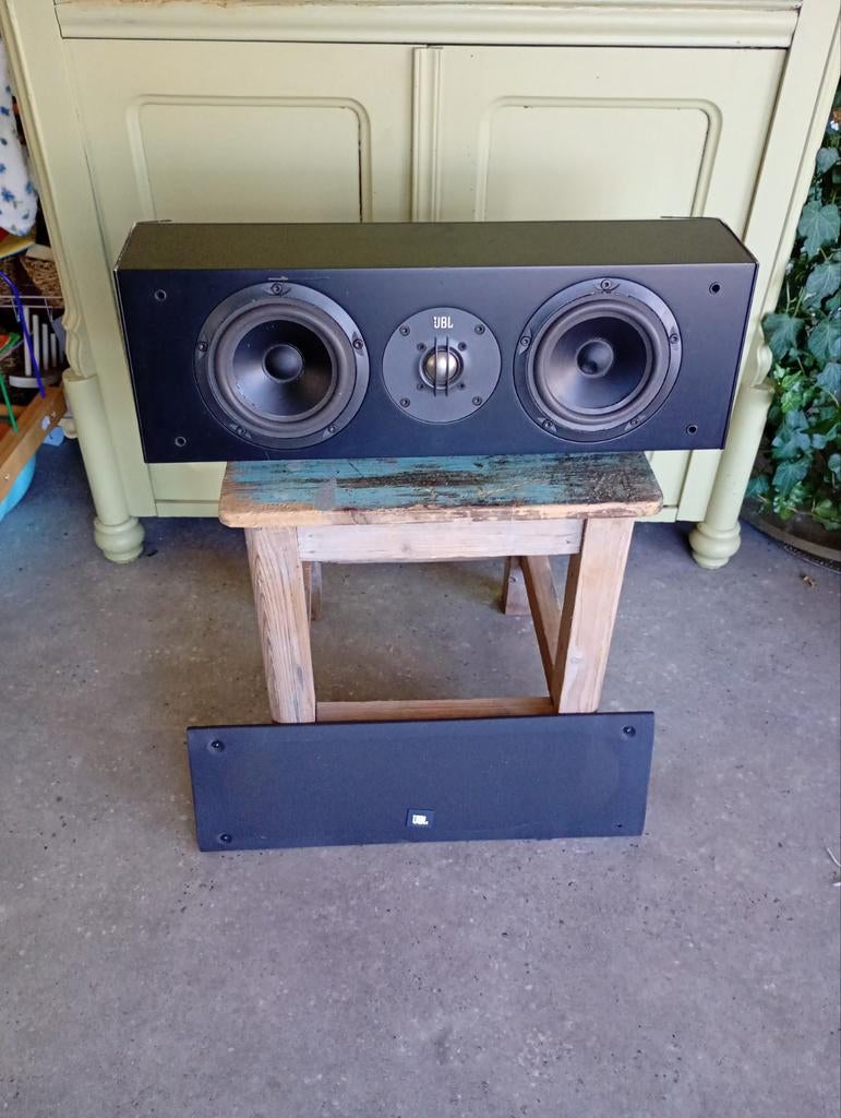 JBL Xti 10 Center speakers
