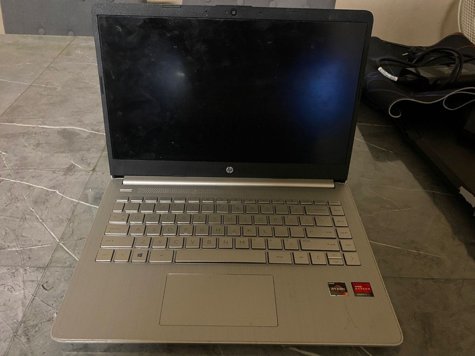 HP Laptop - AMD Ryzen 3, 256GB SSD + originele oplader, 2 tot 3 Ghz, Qwerty, 8 GB, 14 inch